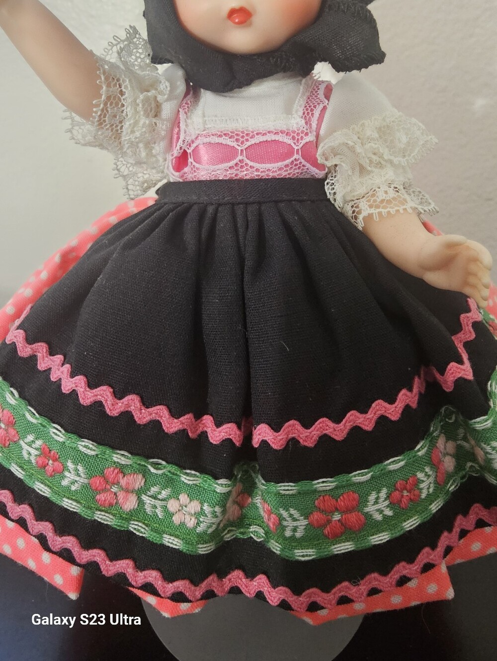 YUGOSLAVIA DOLL - Picture 3 of 14